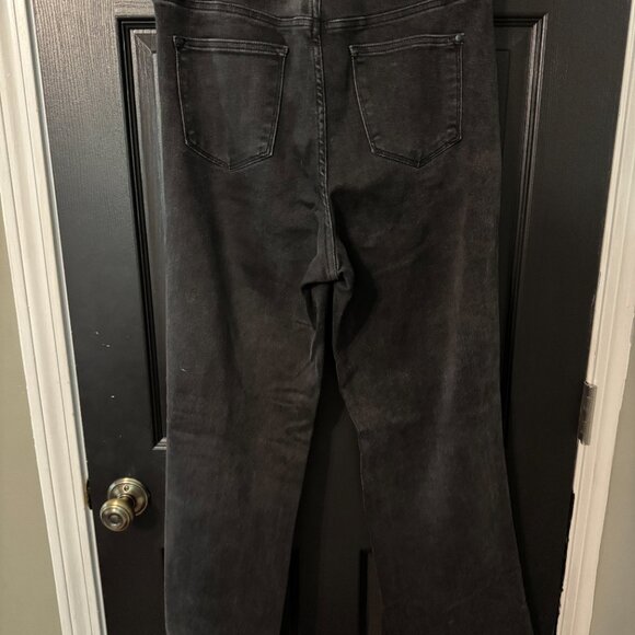 NWOT Judy Blue 90s Straight Black Distressed Denim 9/29 - Picture 3 of 3